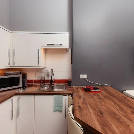 Warm Apartment By Holyrood Palace! إدنبرة المظهر الخارجي الصورة