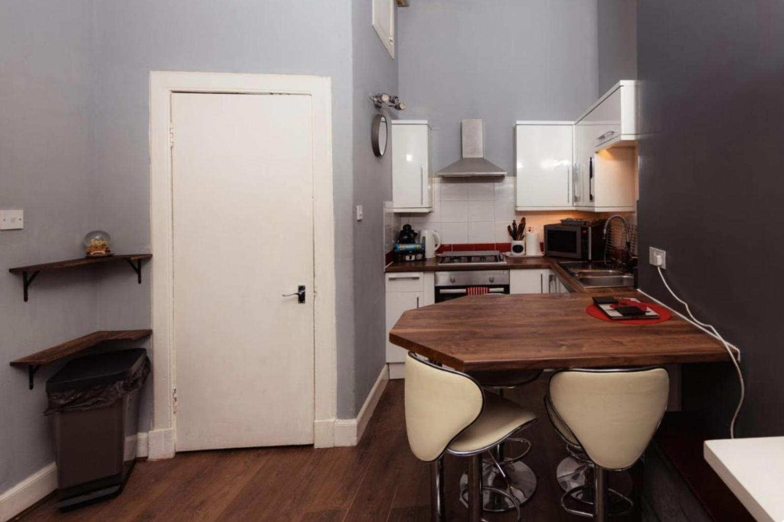 Warm Apartment By Holyrood Palace! إدنبرة المظهر الخارجي الصورة