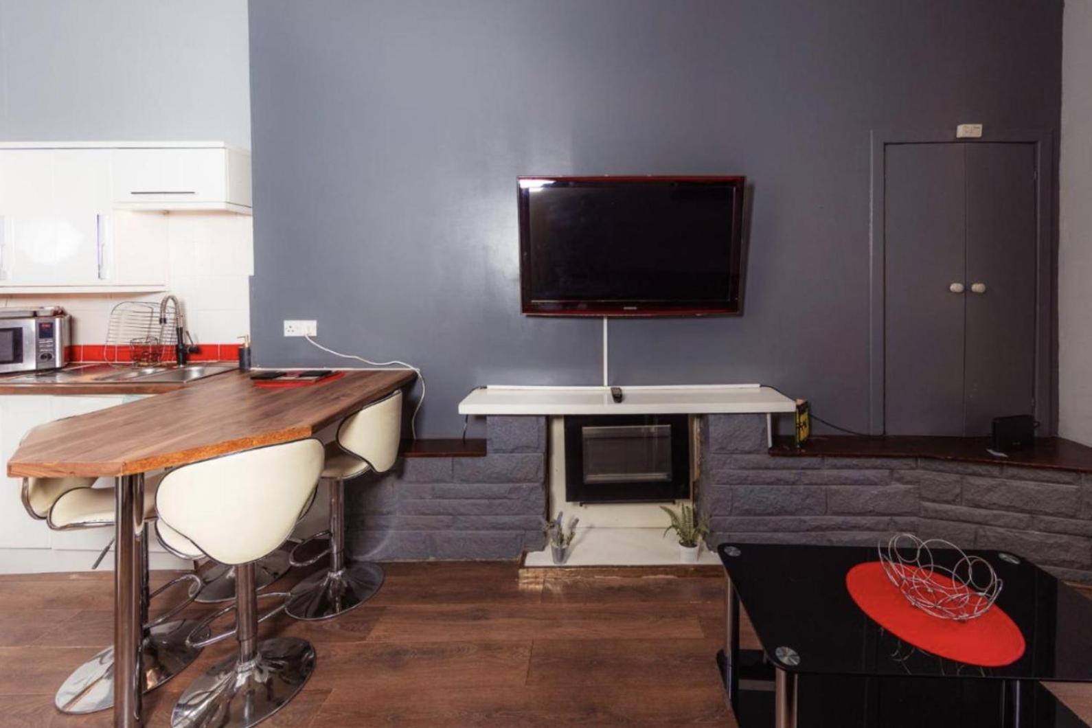 Warm Apartment By Holyrood Palace! إدنبرة المظهر الخارجي الصورة