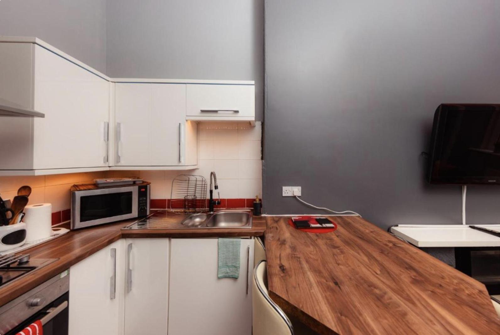 Warm Apartment By Holyrood Palace! إدنبرة المظهر الخارجي الصورة